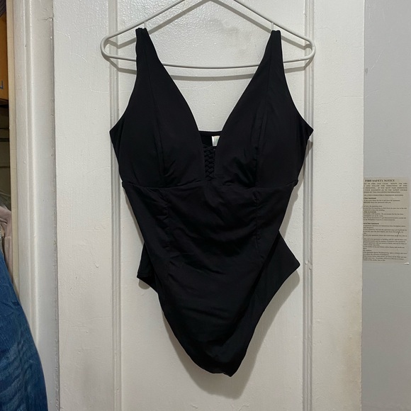 BLACK Sea Level Swim Australia D&DD Cup - 12 - NWT - Picture 5 of 9